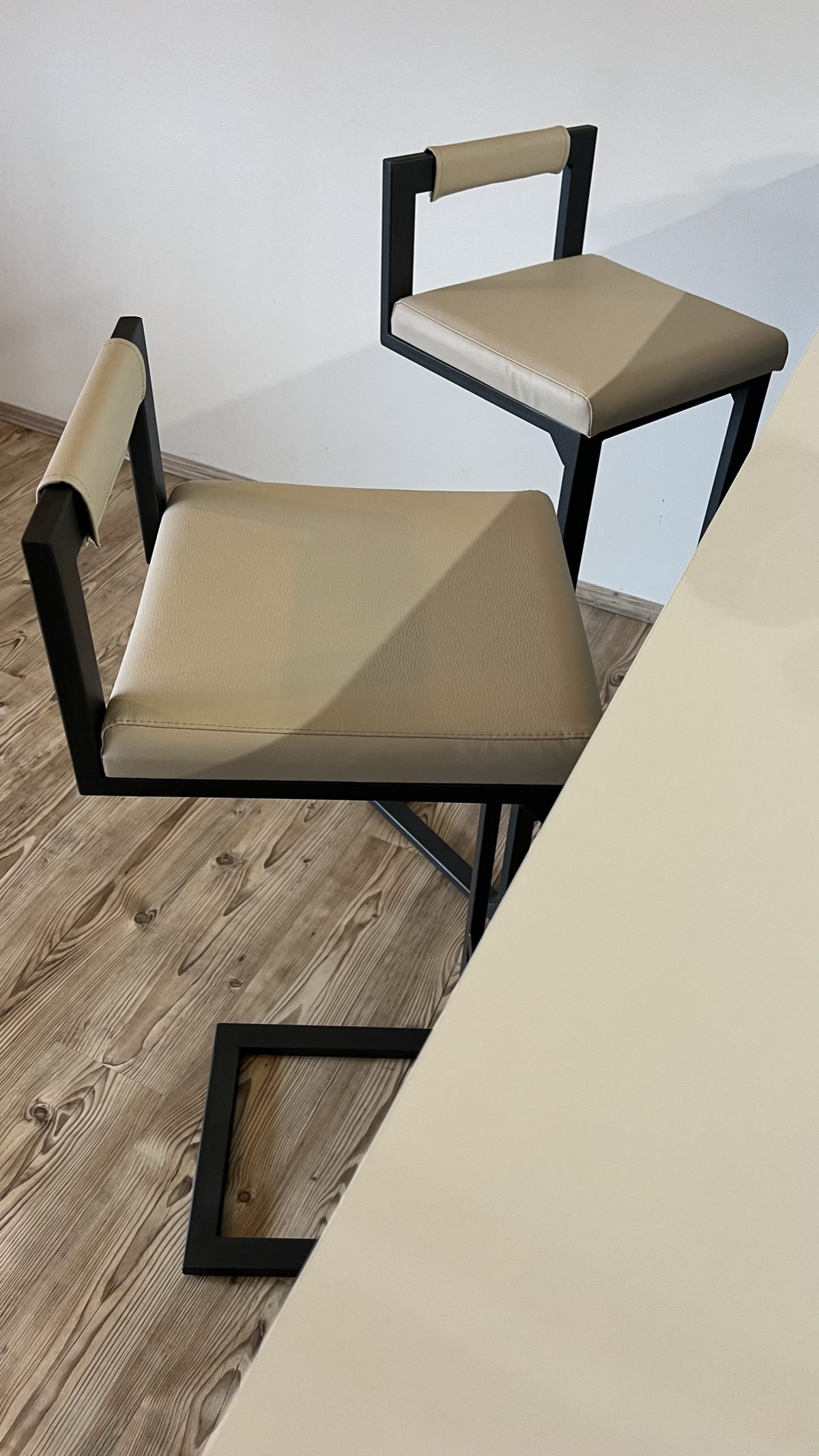 Barski stolac Malmo